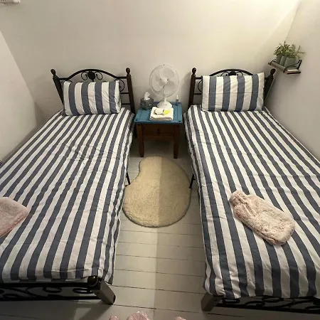 Vakantiehuis Le Bijou Bleu - A Cosy French With Great Wifi ! *