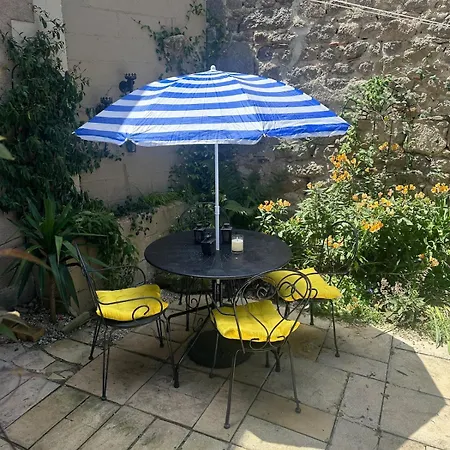 Vakantiehuis Le Bijou Bleu - A Cosy French With Great Wifi ! Saint-Saud-Lacoussière