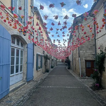 Vakantiehuis Le Bijou Bleu - A Cosy French With Great Wifi !